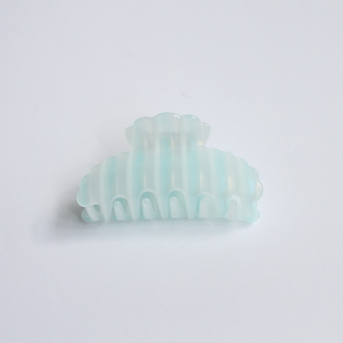 Faithful stripes hair clip claw baby blue